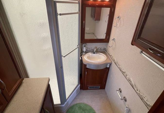 
								2004 Fleetwood Southwind full									