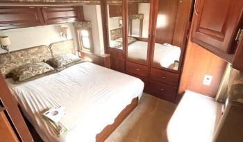 
										2004 Fleetwood Southwind full									