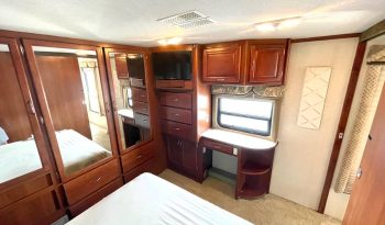 
										2004 Fleetwood Southwind full									