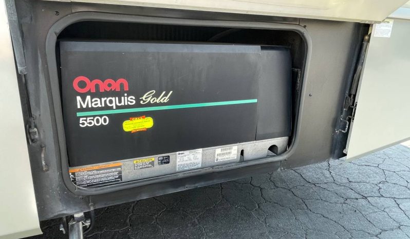 
								2004 Fleetwood Southwind full									