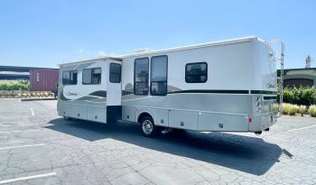 
										2004 Fleetwood Southwind full									
