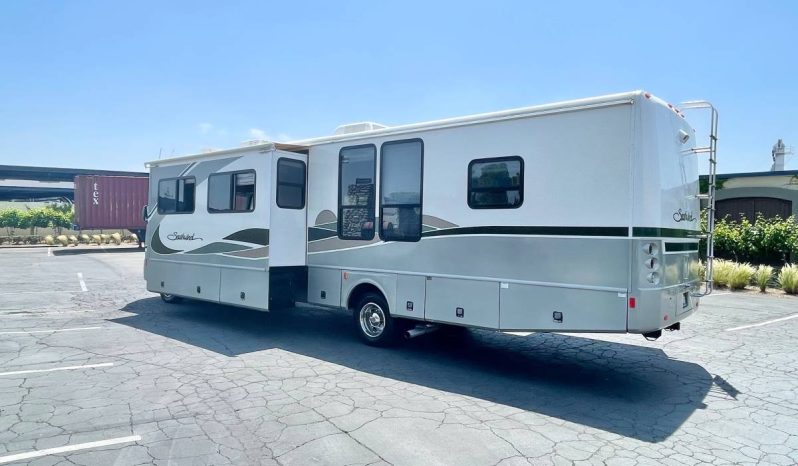 
								2004 Fleetwood Southwind full									