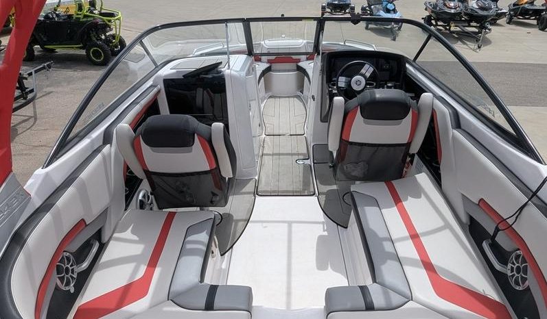 
								2020 Yamaha Marine 242X full									