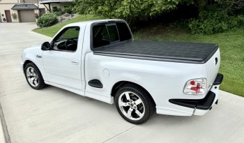 
										2000 Ford F-150 SVT Lightning full									