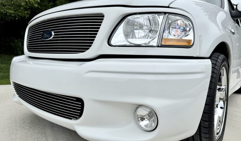 
								2000 Ford F-150 SVT Lightning full									