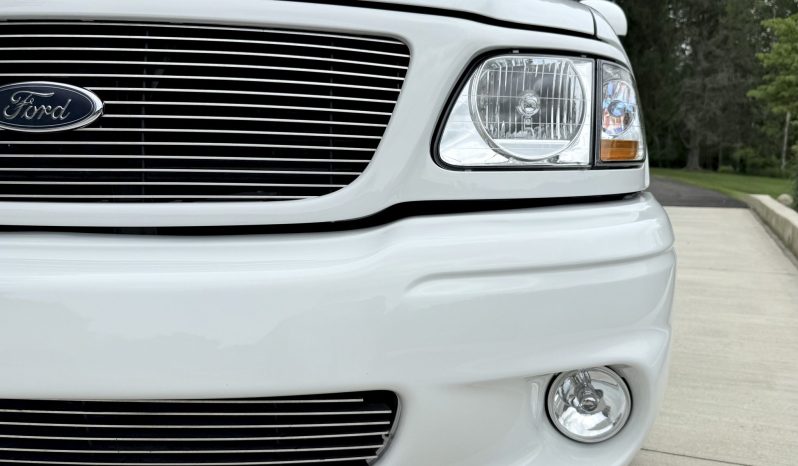 
								2000 Ford F-150 SVT Lightning full									
