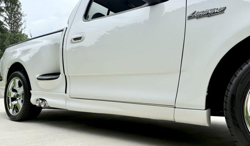 
								2000 Ford F-150 SVT Lightning full									