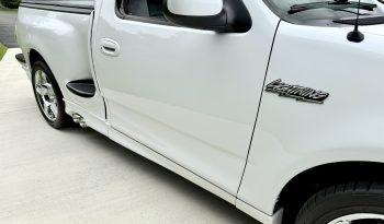 
										2000 Ford F-150 SVT Lightning full									