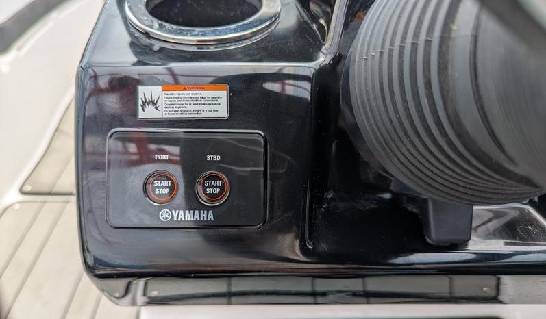 
								2020 Yamaha Marine 242X full									