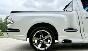 
										2000 Ford F-150 SVT Lightning full									