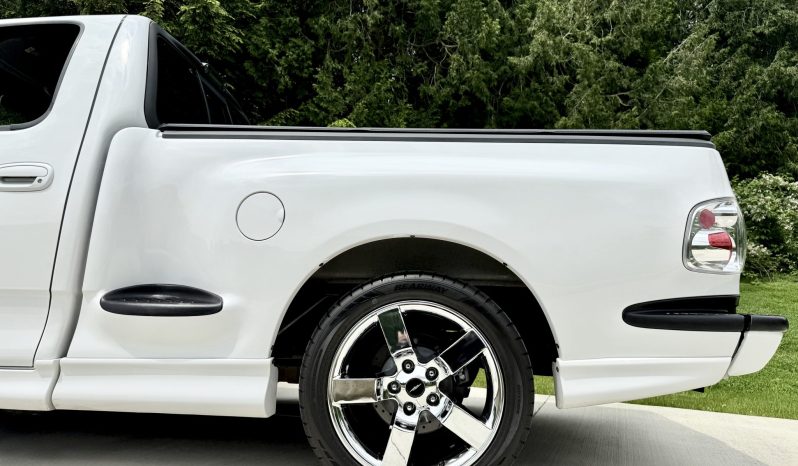 
								2000 Ford F-150 SVT Lightning full									
