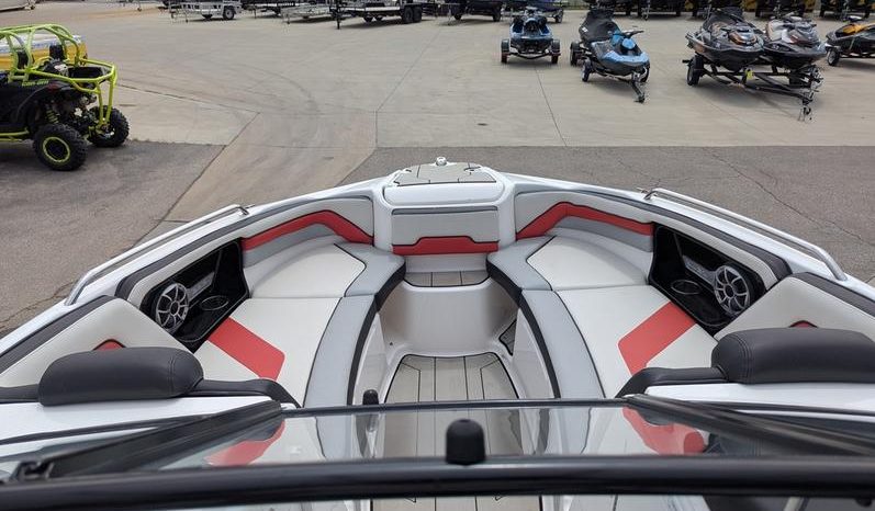 
								2020 Yamaha Marine 242X full									