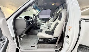 
										2000 Ford F-150 SVT Lightning full									