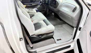 
										2000 Ford F-150 SVT Lightning full									