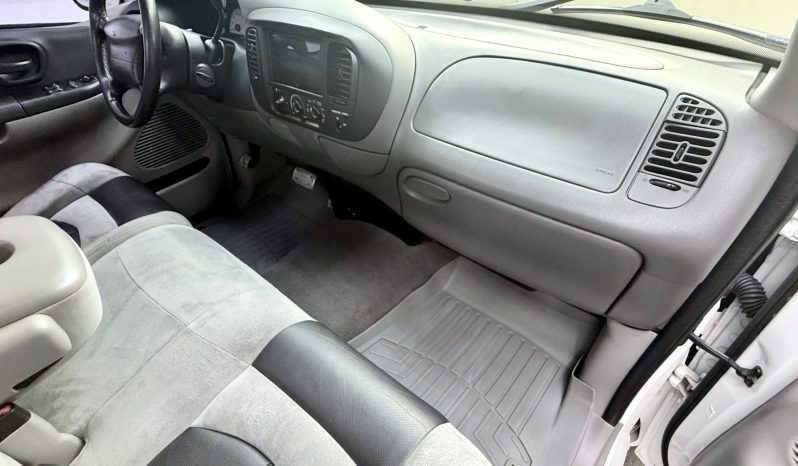 
								2000 Ford F-150 SVT Lightning full									