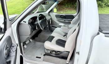 
										2000 Ford F-150 SVT Lightning full									