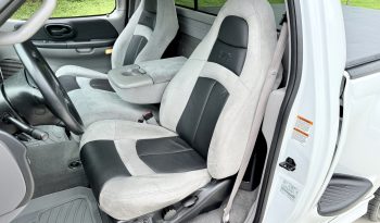 
										2000 Ford F-150 SVT Lightning full									