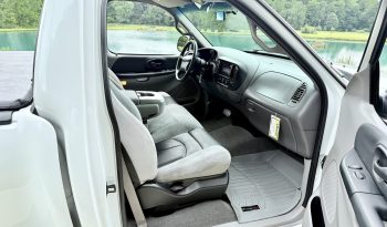 
										2000 Ford F-150 SVT Lightning full									
