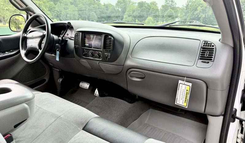 
								2000 Ford F-150 SVT Lightning full									