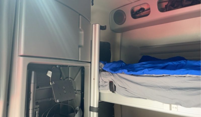 
								2019 Volvo VNL T/A full									