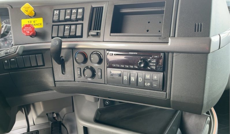 
								2019 Volvo VNL T/A full									