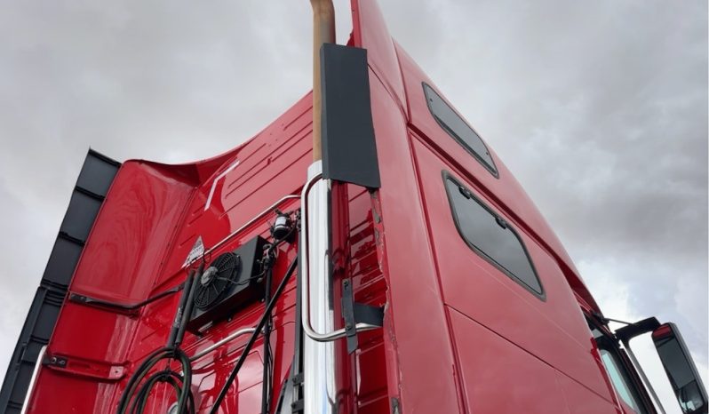 
								2019 Volvo VNL T/A full									